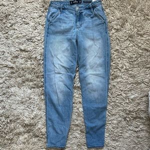 Hollister Ultra High Rise Mom Jeans